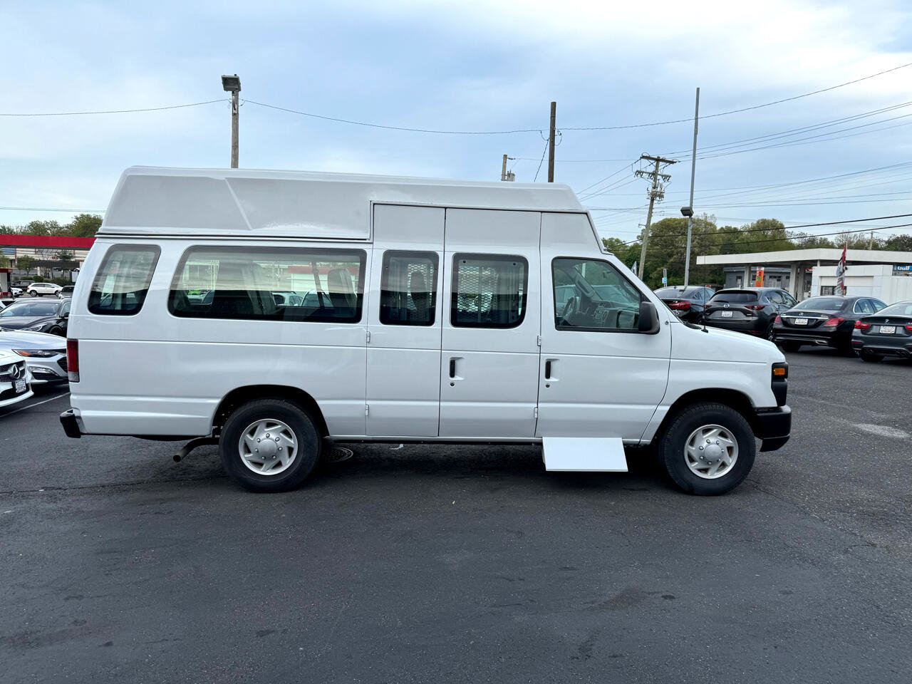 Used 2009 Ford E-250 and Econoline 250 Extended image 4