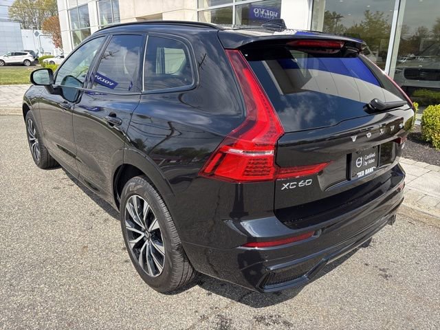 Used 2025 Volvo XC60 B5 Plus AWD/4WD image 3
