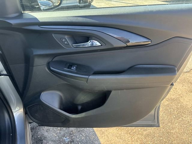 Used 2023 Chevrolet TrailBlazer RS w/ Sun and Liftgate Package image 18