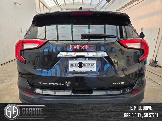 Used 2024 GMC Terrain SLE image 4