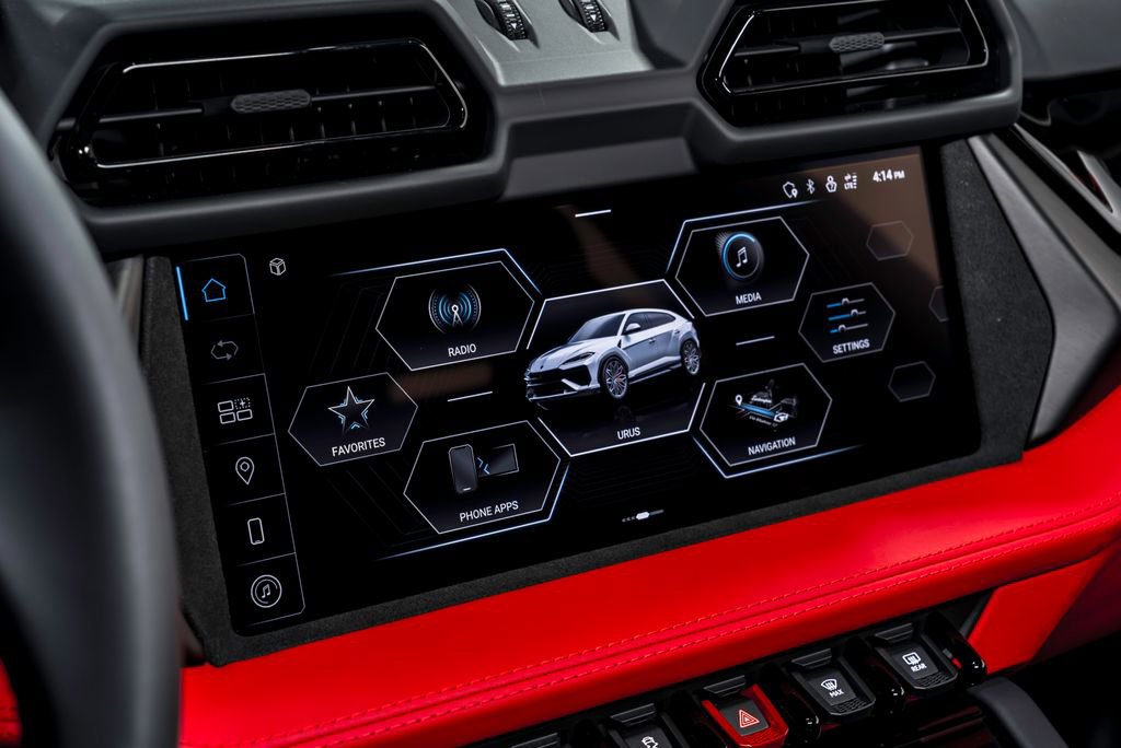 Used 2025 Lamborghini Urus SE AWD/4WD image 24