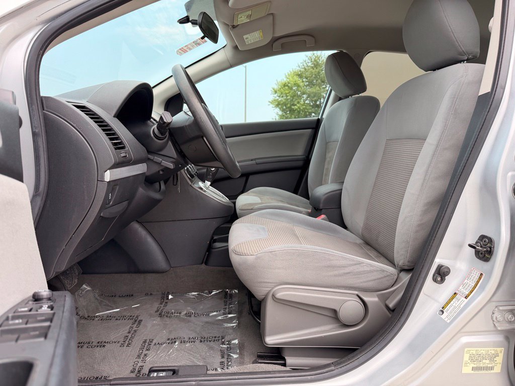 Used 2012 Nissan Sentra 2.0 SR FWD image 2
