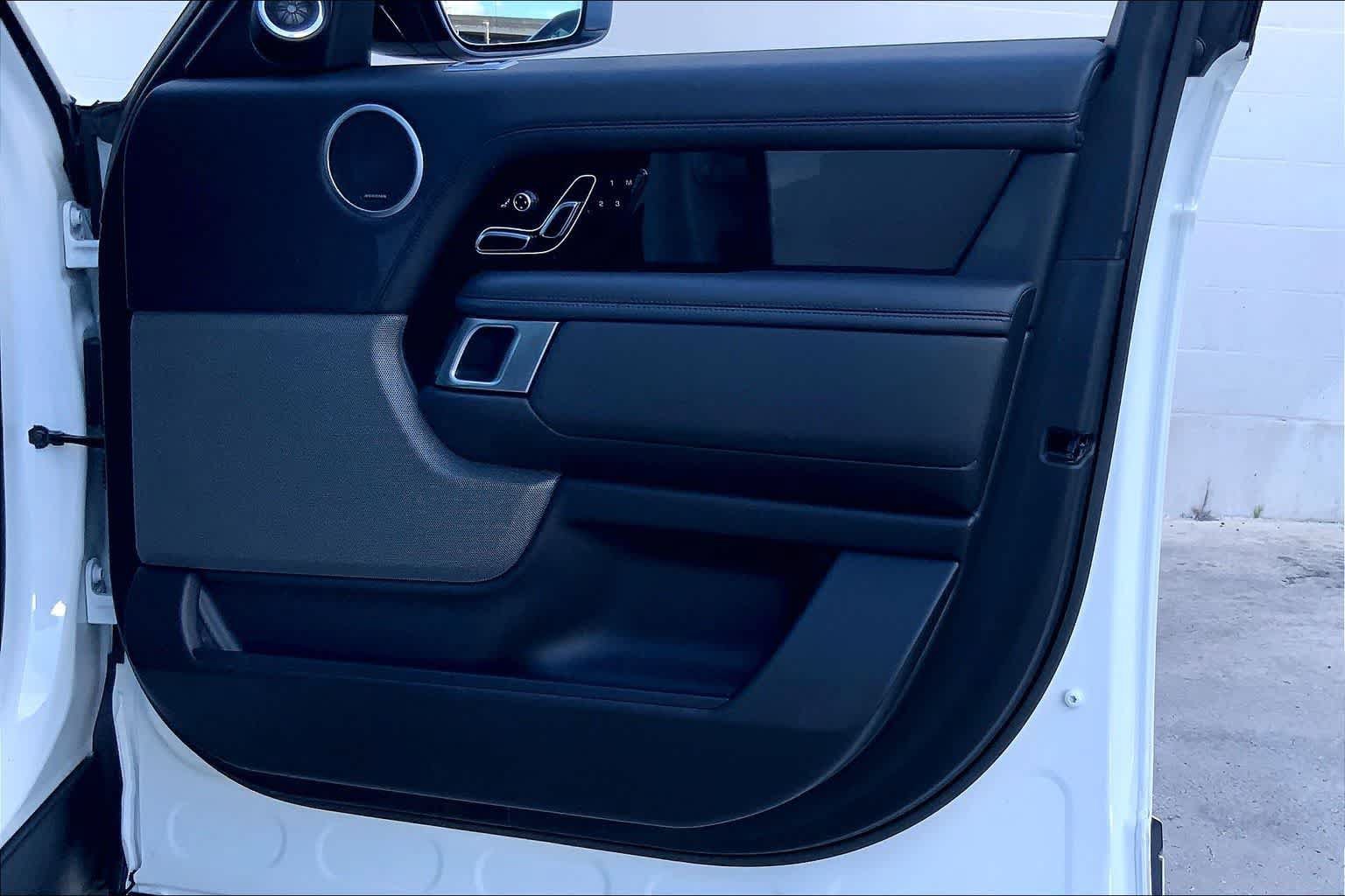 Used 2021 Land Rover Range Rover AWD/4WD image 28