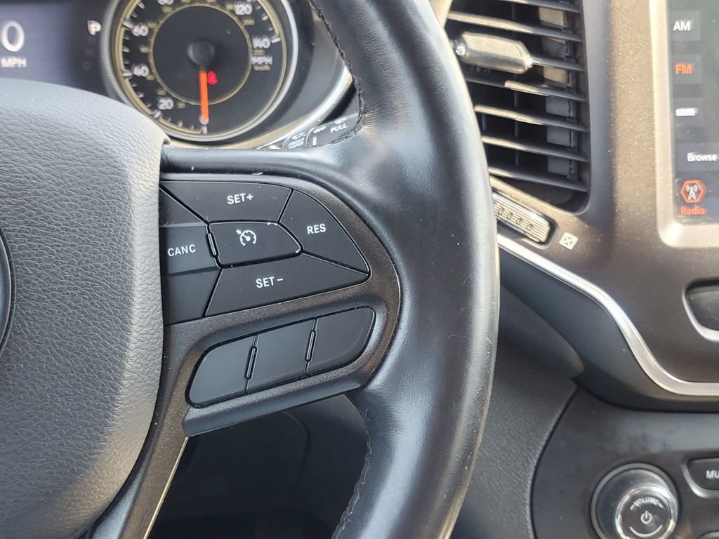 Used 2020 Jeep Cherokee Trailhawk w/ Cold Weather Group AWD/4WD image 16
