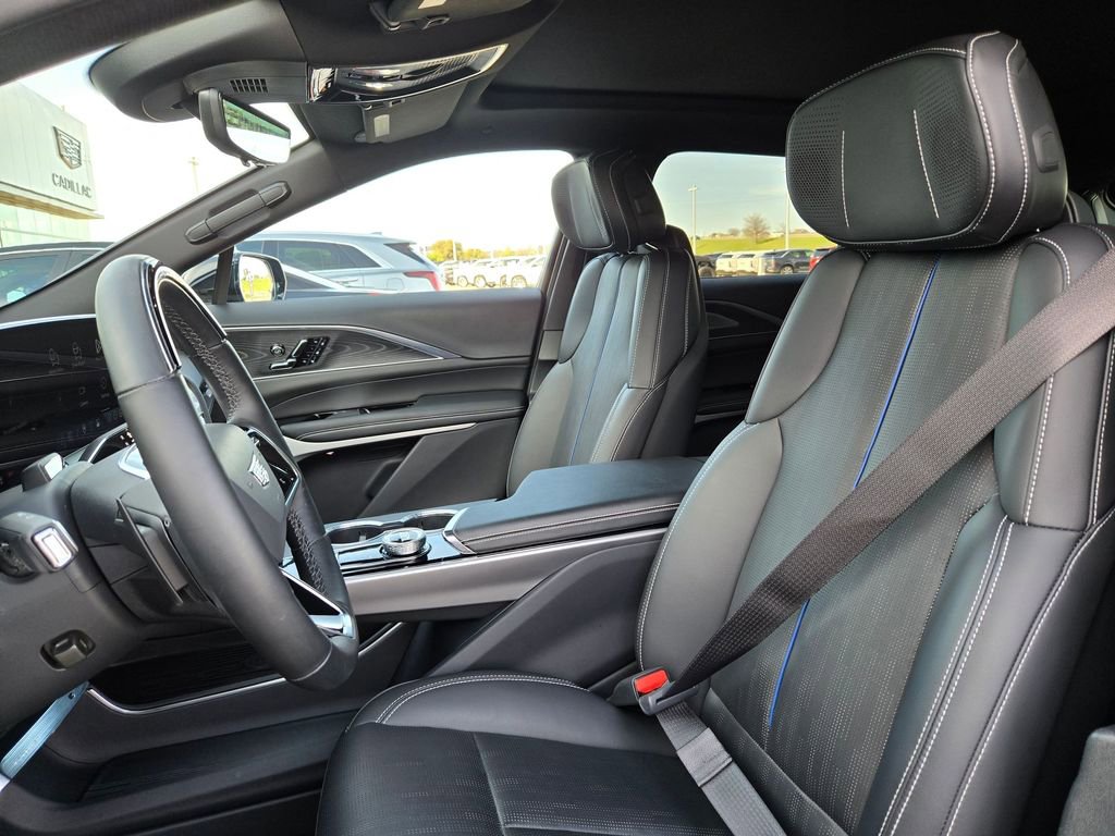 Certified 2025 Cadillac Lyriq Luxury w/ LPO, Floor Liner Package image 29
