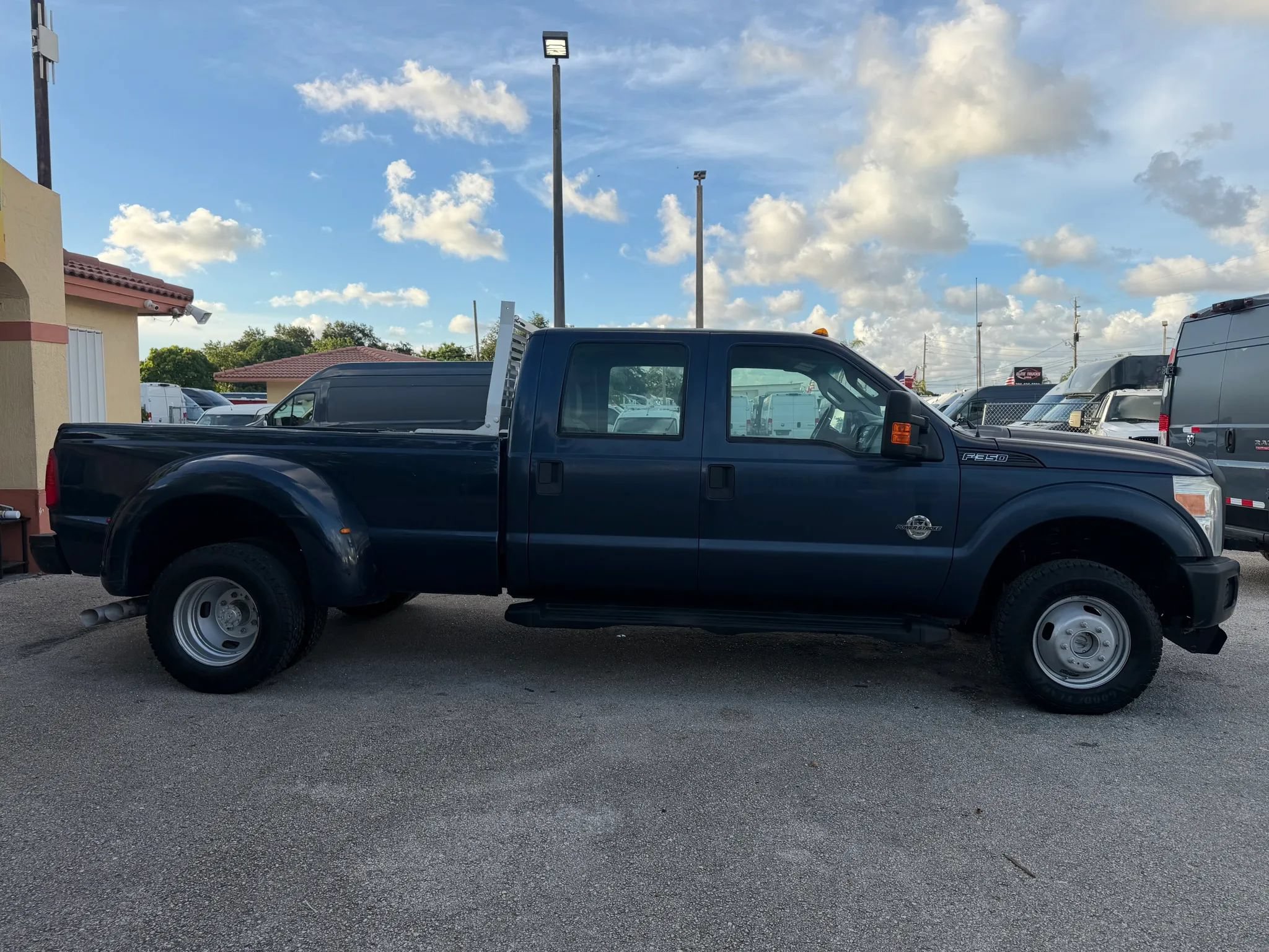 Used 2015 Ford F350 4x4 Crew Cab DRW Super Duty w/ Power Equipment Group image 6