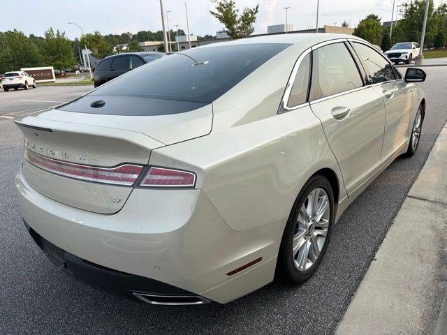 Used 2016 Lincoln MKZ w/ Equipment Group 200A Select FWD image 4