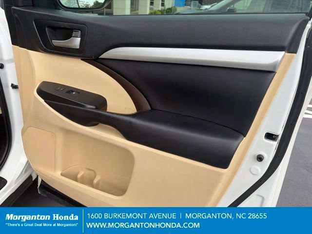 Used 2018 Toyota Highlander XLE FWD image 39