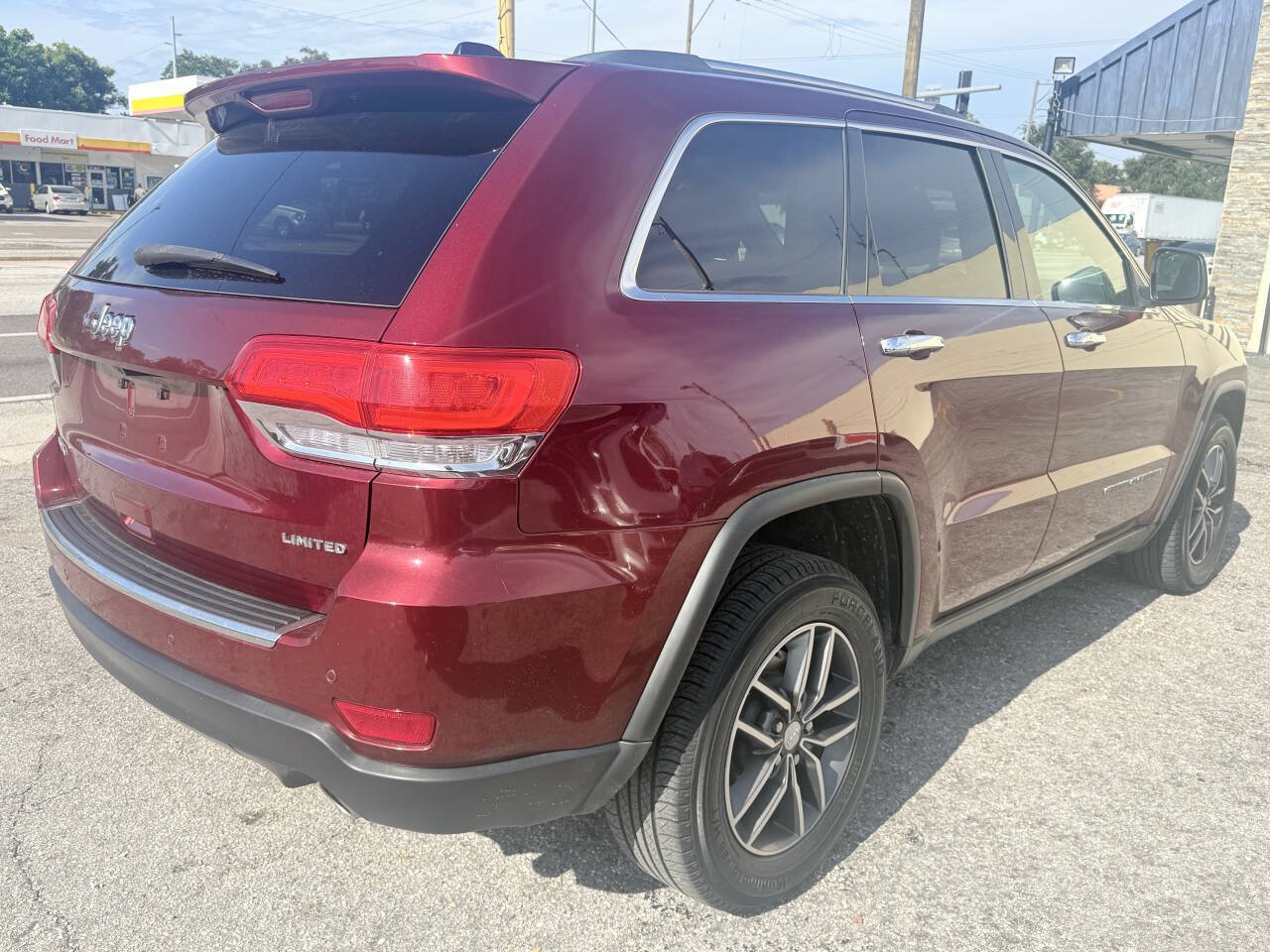 Used 2017 Jeep Grand Cherokee Limited w/ Luxury Group II AWD/4WD image 7