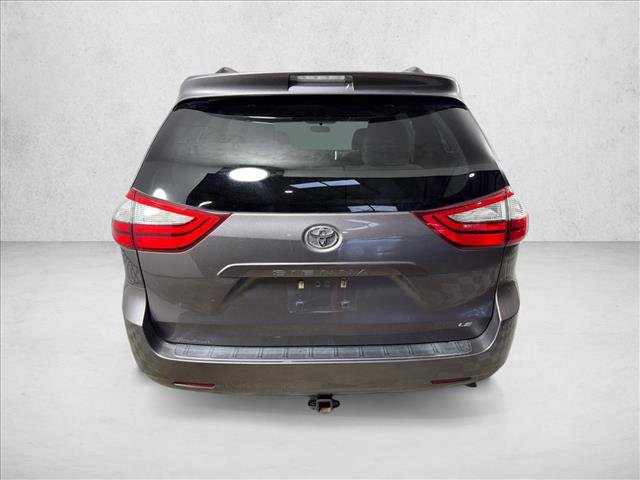 Used 2015 Toyota Sienna LE FWD image 4