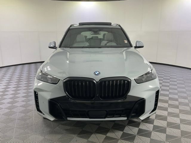Used 2024 BMW X5 xDrive50e AWD/4WD image 2