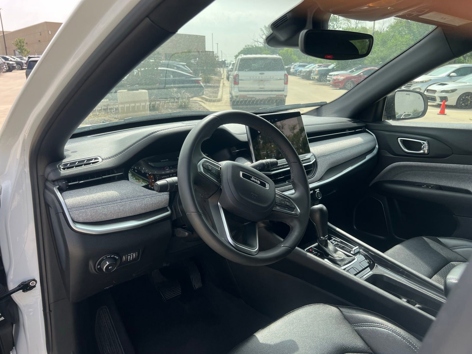 Used 2024 Jeep Compass Latitude AWD/4WD image 20