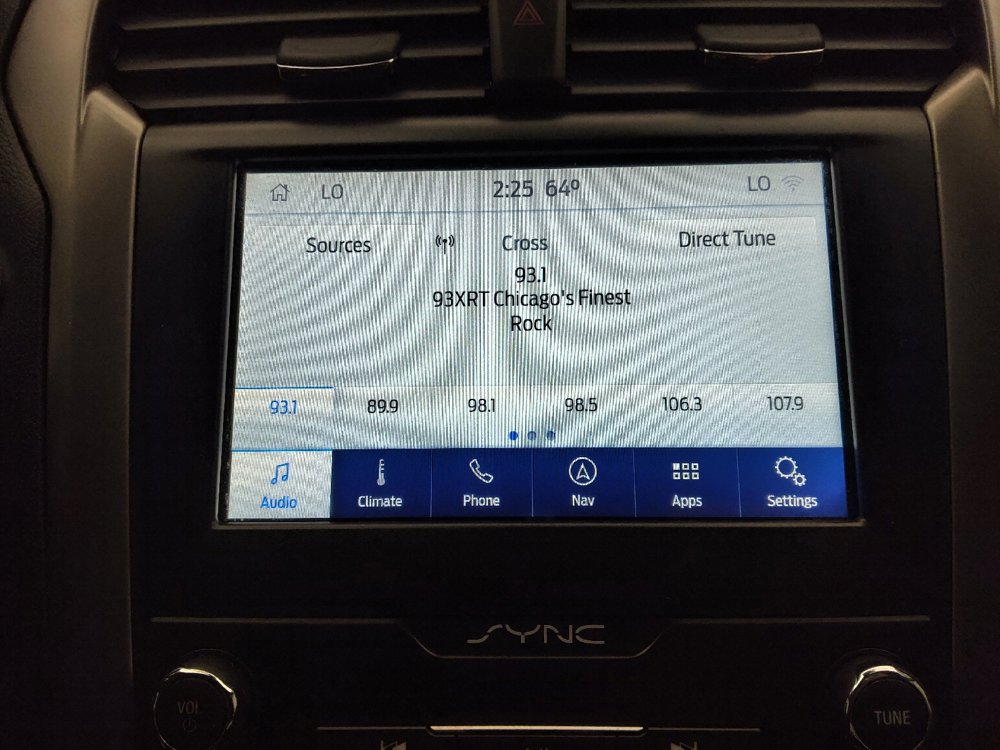 Used 2020 Ford Fusion SE FWD image 25