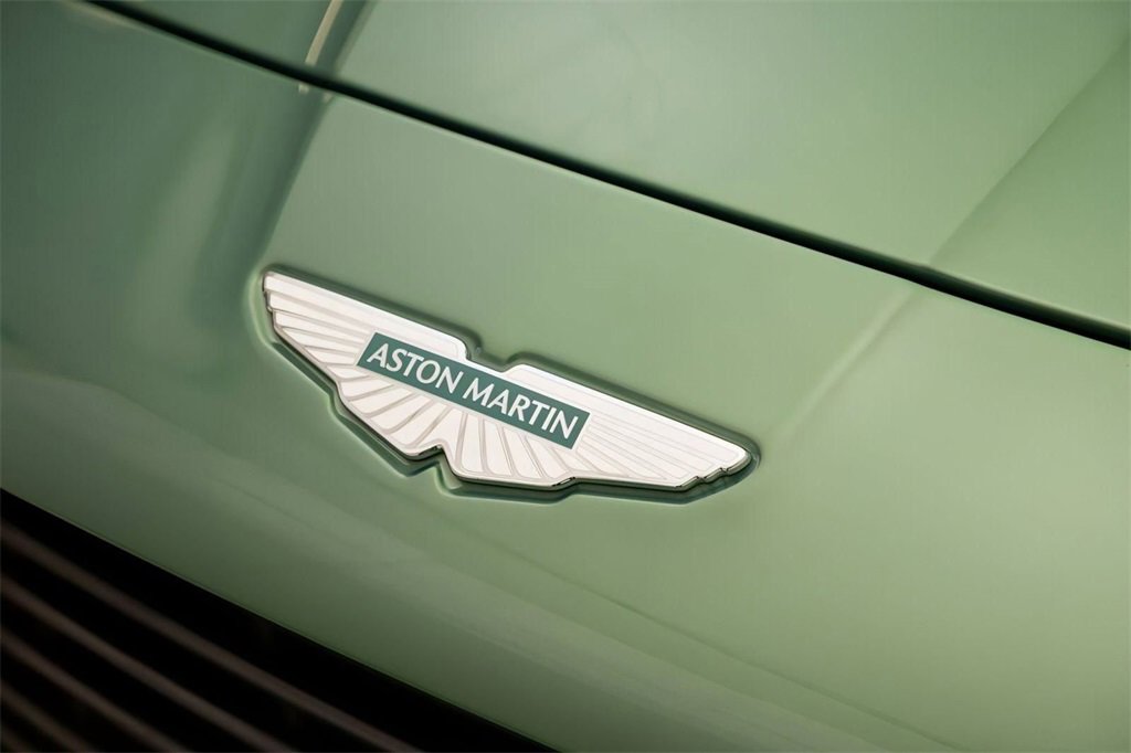 Used 2025 Aston Martin Vanquish image 14