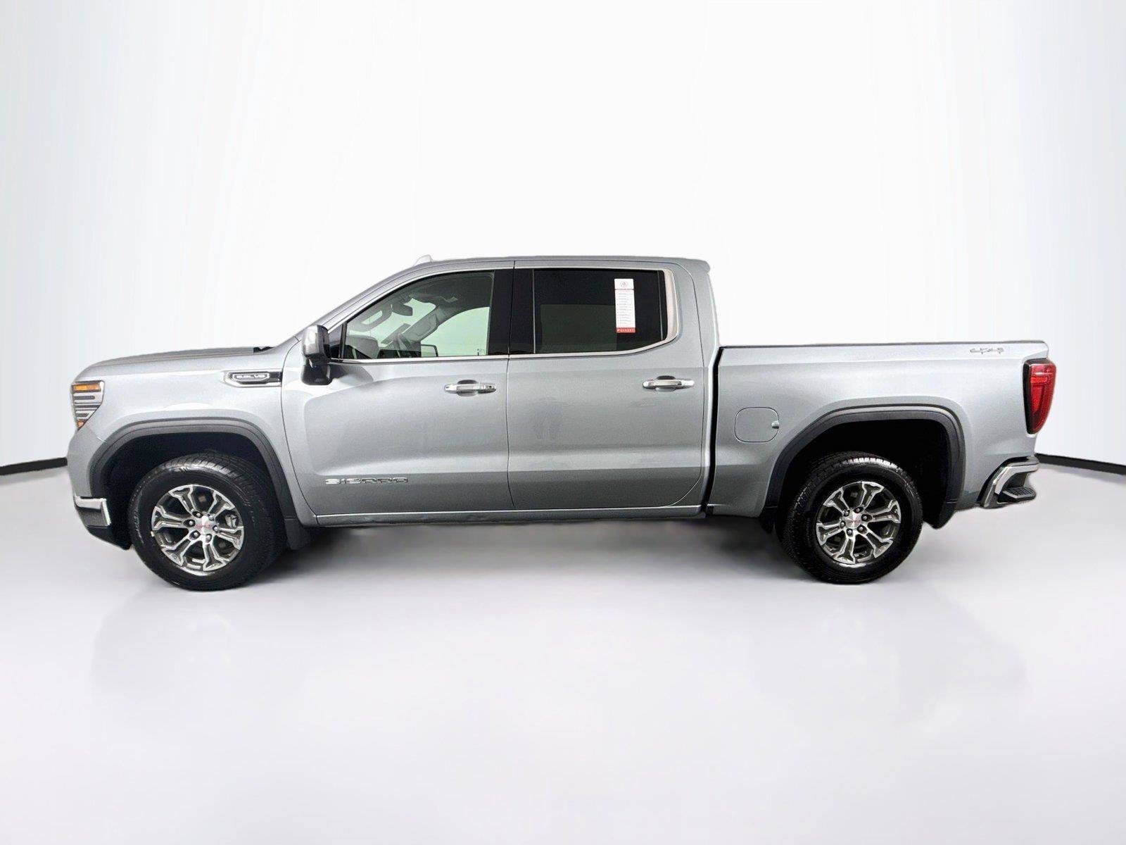 Used 2025 GMC Sierra 1500 SLT AWD/4WD image 14