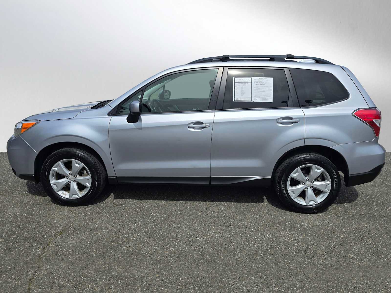 Used 2016 Subaru Forester 2.5i Premium w/ All-Weather Package AWD/4WD image 6