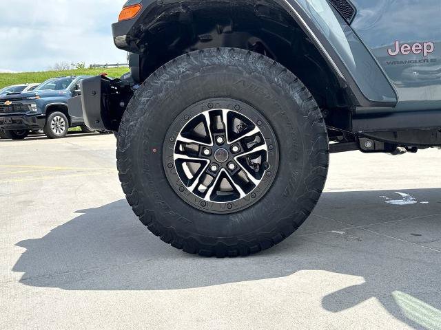 Used 2025 Jeep Wrangler Unlimited Rubicon AWD/4WD image 13