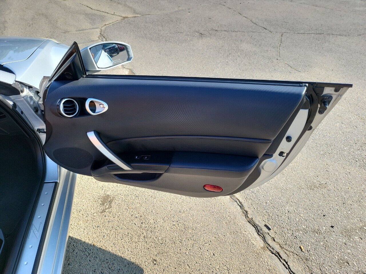 Used 2006 Nissan 350Z Enthusiast w/ (S02) Side Air Bags Pkg RWD image 32