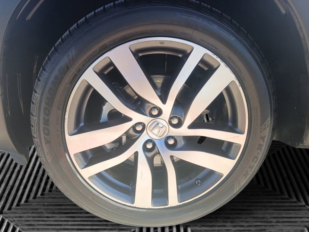 Used 2017 Honda Pilot Touring image 9