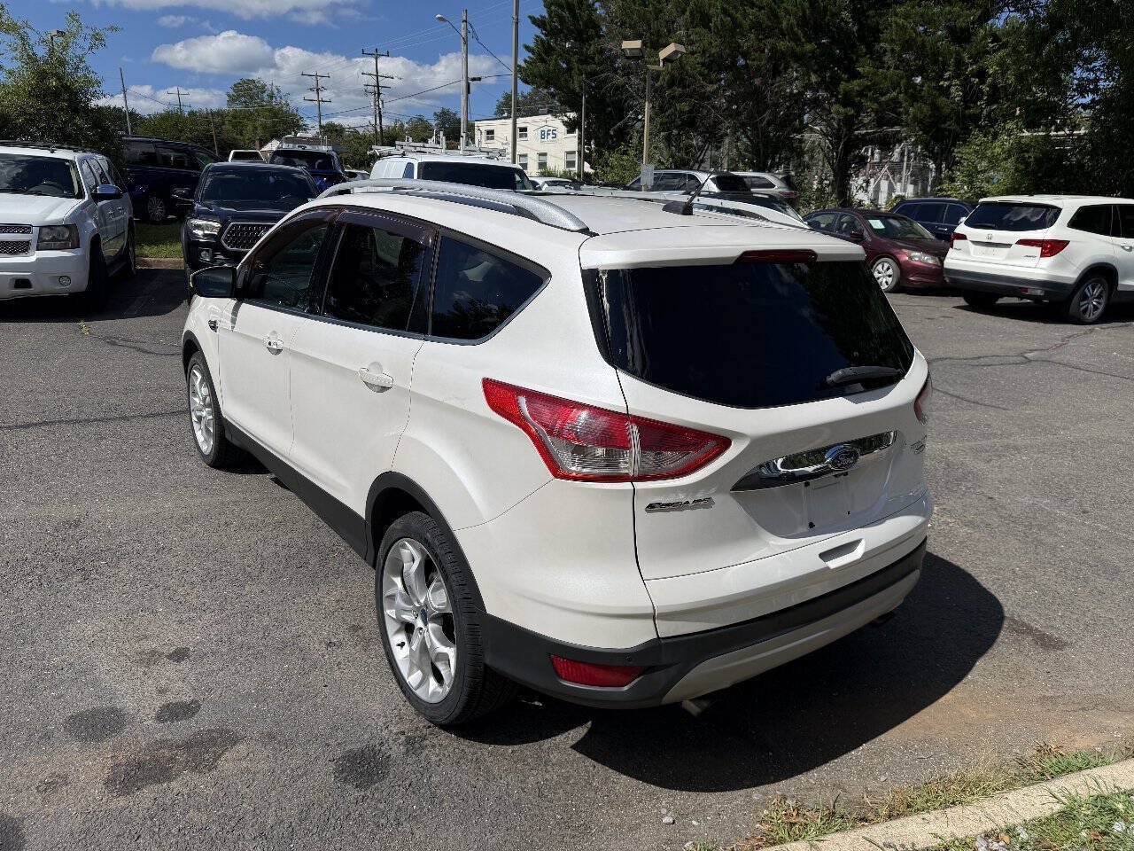 Used 2015 Ford Escape Titanium w/ Equipment Group 301A AWD/4WD image 7