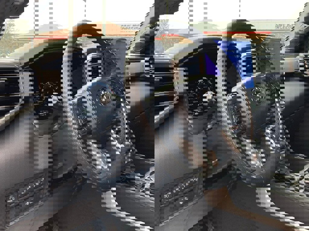 Used 2025 Toyota Tundra Limited image 9