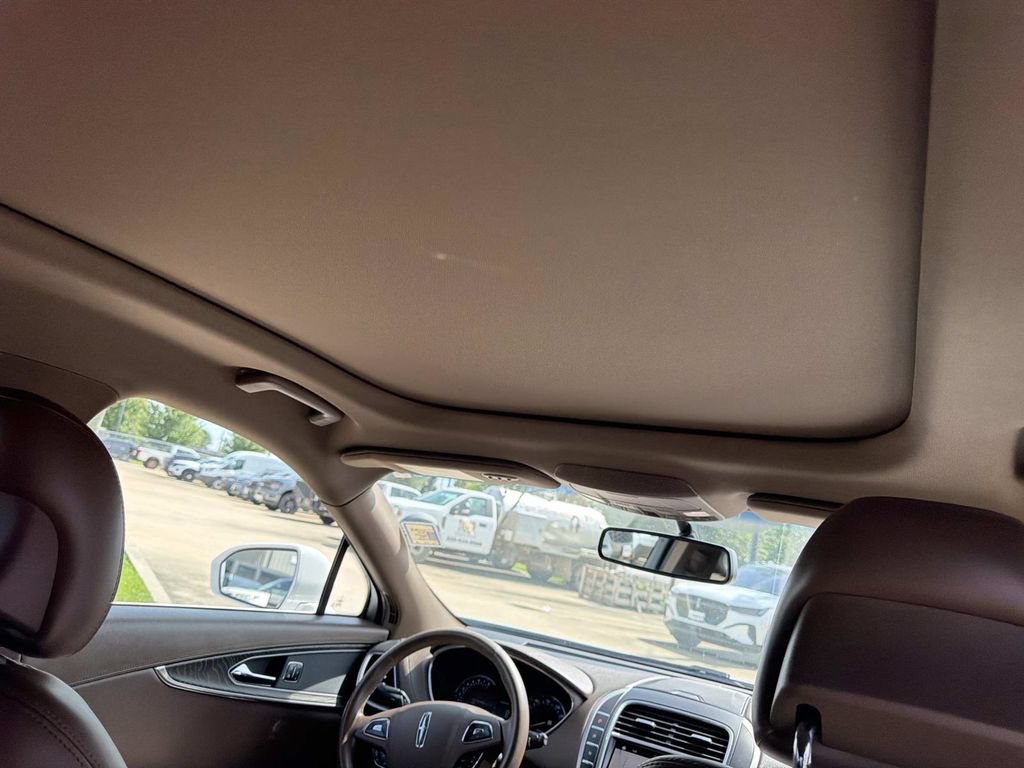 Used 2018 Lincoln MKX Reserve FWD image 10