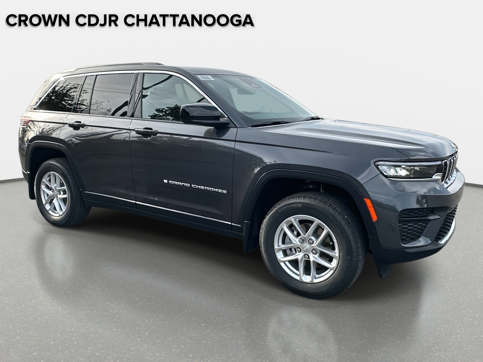 New 2025 Jeep Grand Cherokee Laredo X w/ Luxury Tech Group I AWD/4WD image 2
