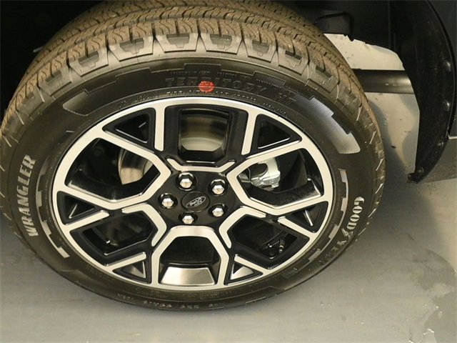 New 2026 Ford Maverick Lariat image 9