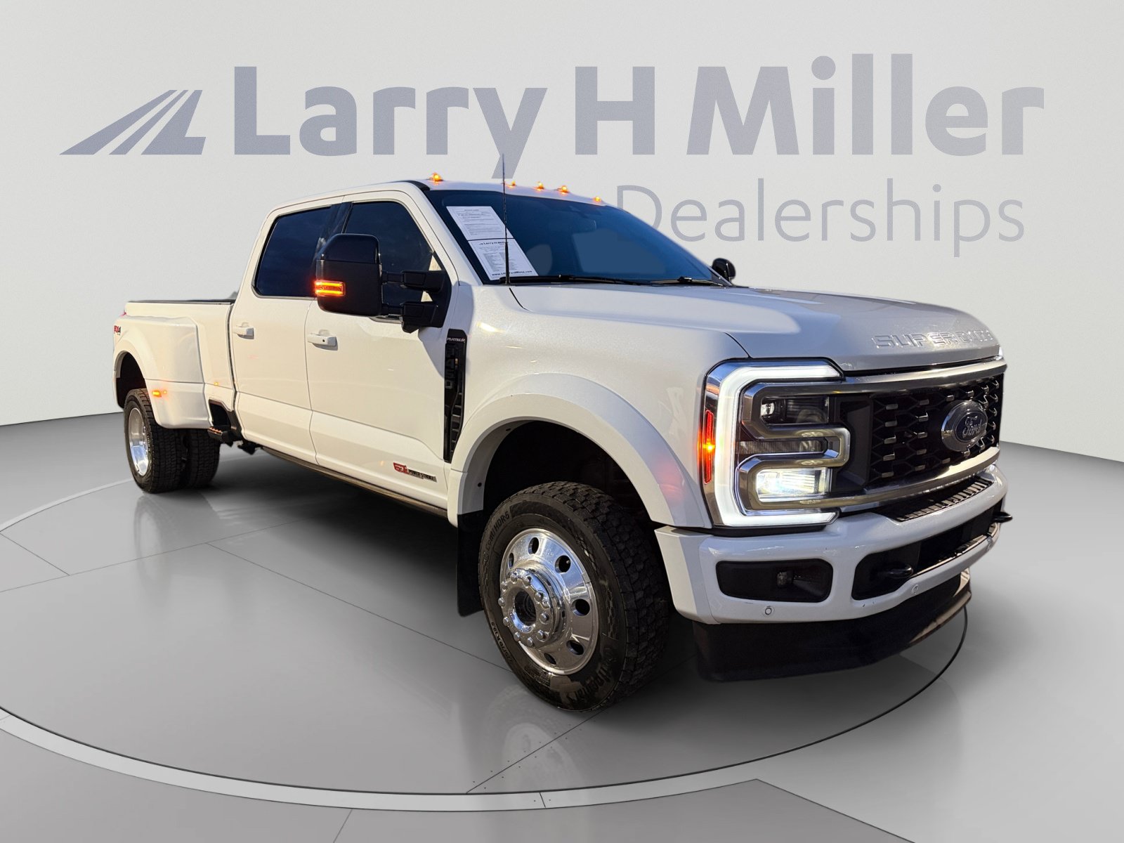 Used 2026 Ford F450 Platinum w/ FX4 Off-Road Package AWD/4WD image 7