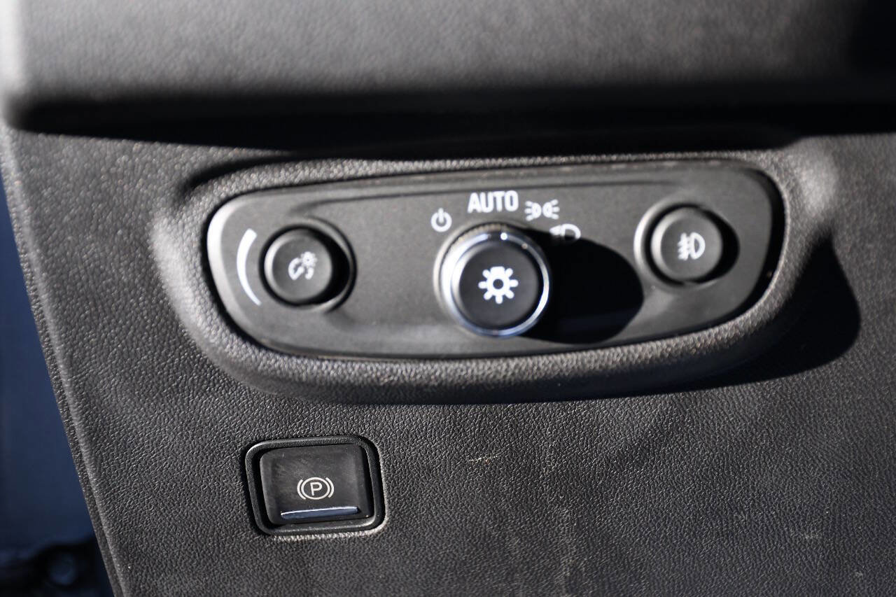 Used 2021 GMC Terrain SLT w/ Elevation Edition image 31