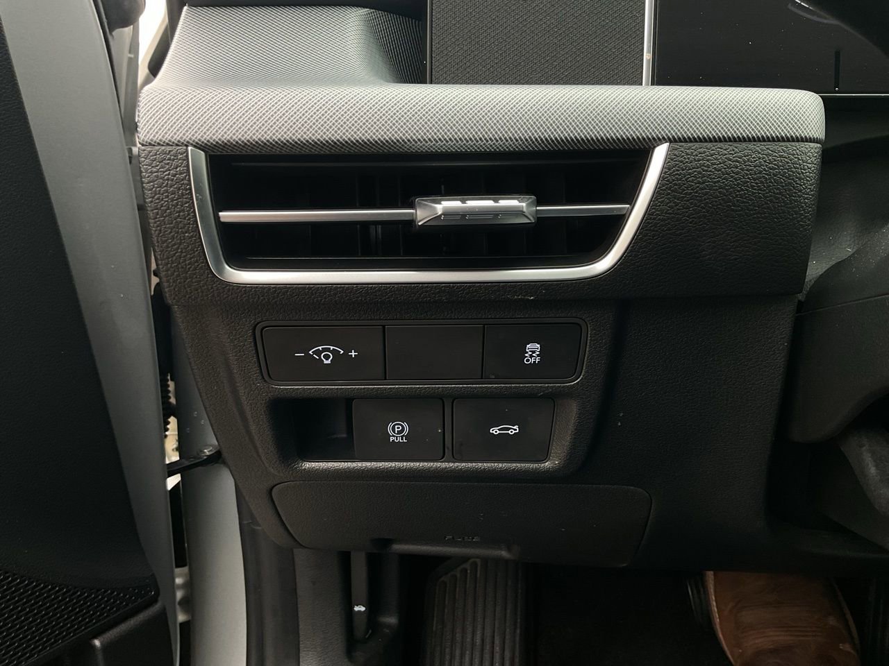 Used 2025 Hyundai Sonata SEL FWD image 23