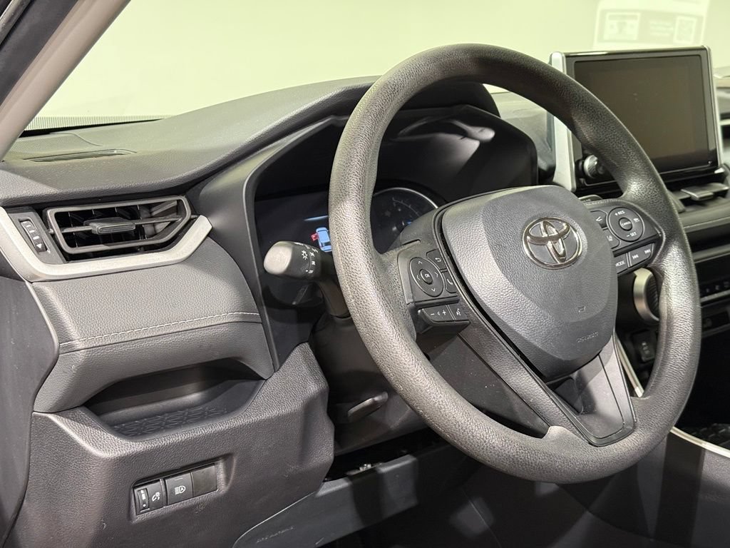Certified 2025 Toyota RAV4 LE AWD/4WD image 17