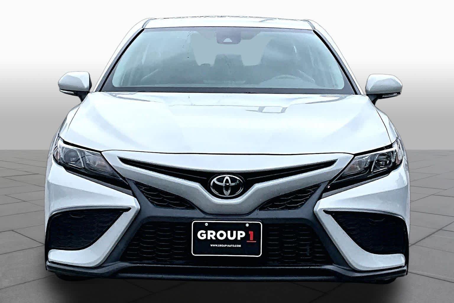 Used 2024 Toyota Camry SE FWD image 4