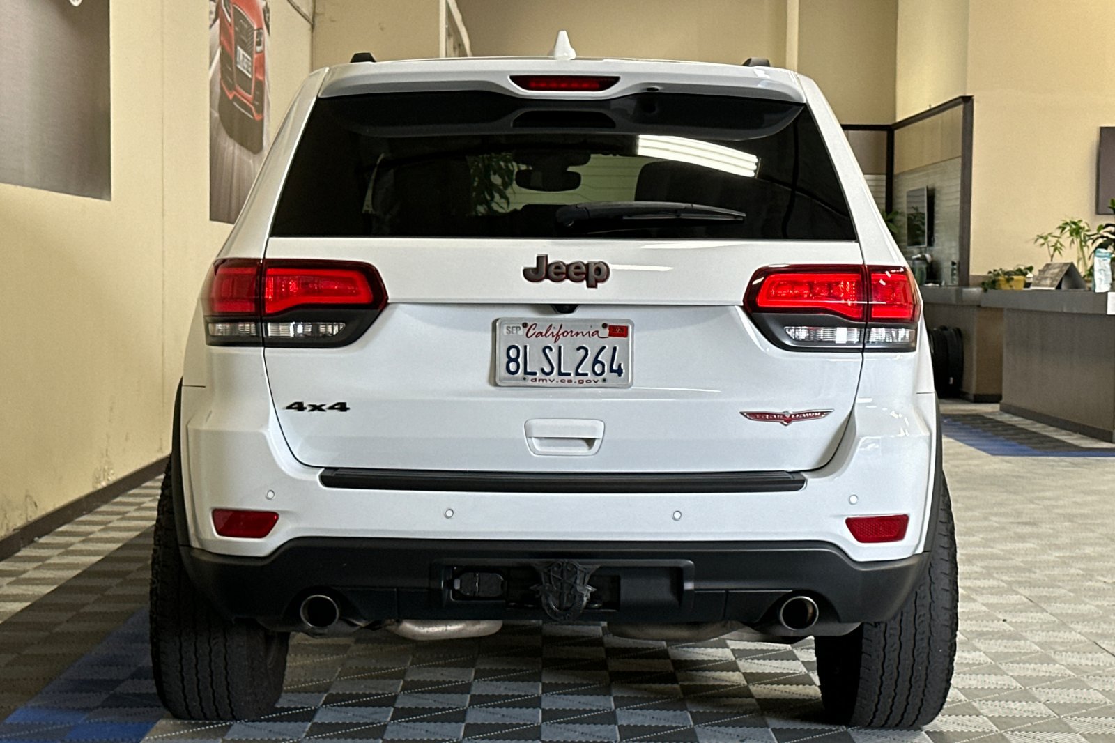 Used 2019 Jeep Grand Cherokee Trailhawk w/ Trailhawk Luxury Group AWD/4WD image 5