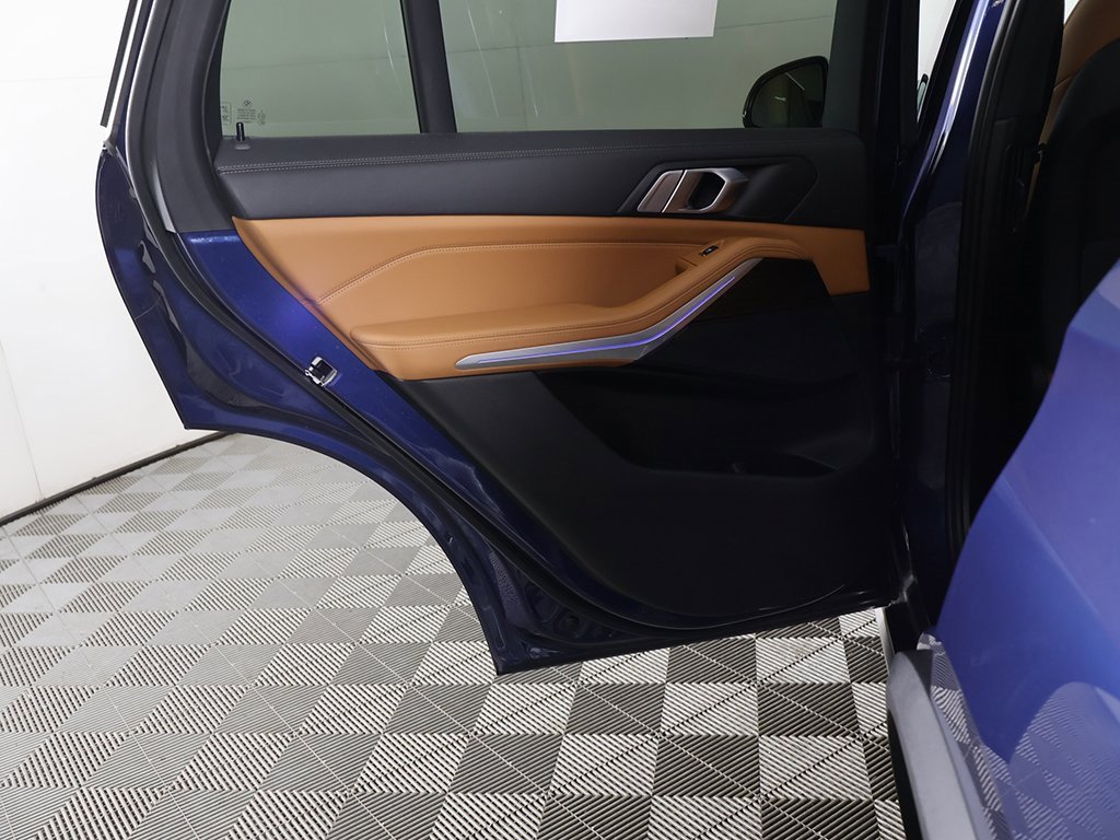 Used 2023 BMW X5 xDrive40i w/ Climate Comfort Package image 25