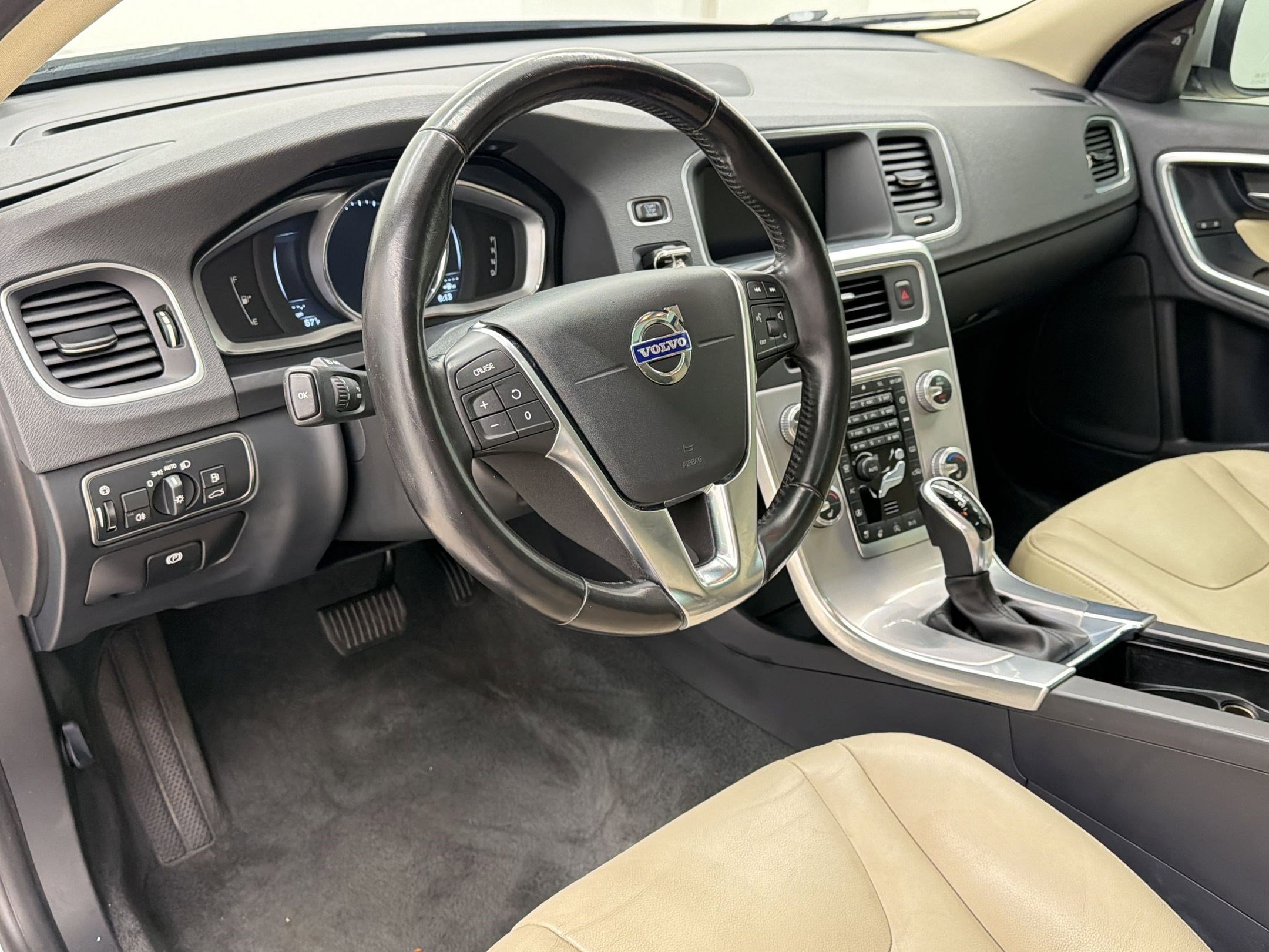 Used 2018 Volvo S60 T5 Inscription AWD/4WD image 4