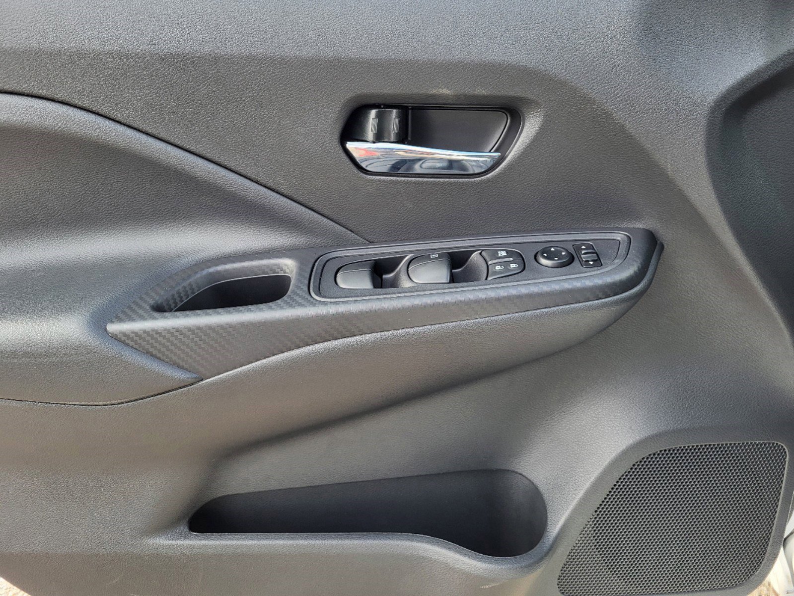 New 2025 Nissan Versa SV w/ Trunk Package image 6