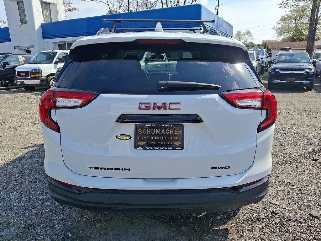 Used 2023 GMC Terrain SLE w/ Driver Convenience Package image 6