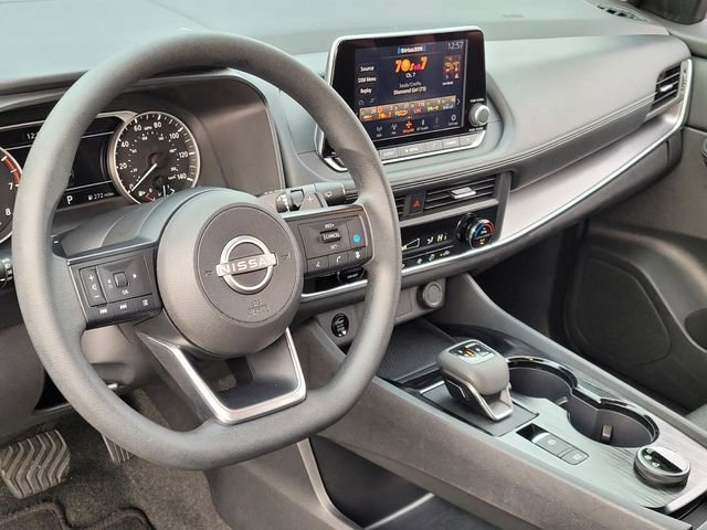 Used 2024 Nissan Rogue SV image 10