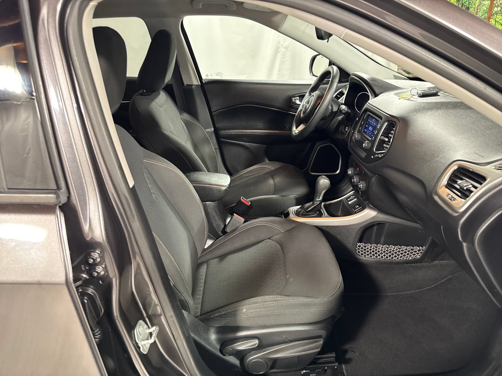 Used 2018 Jeep Compass Sport FWD image 27