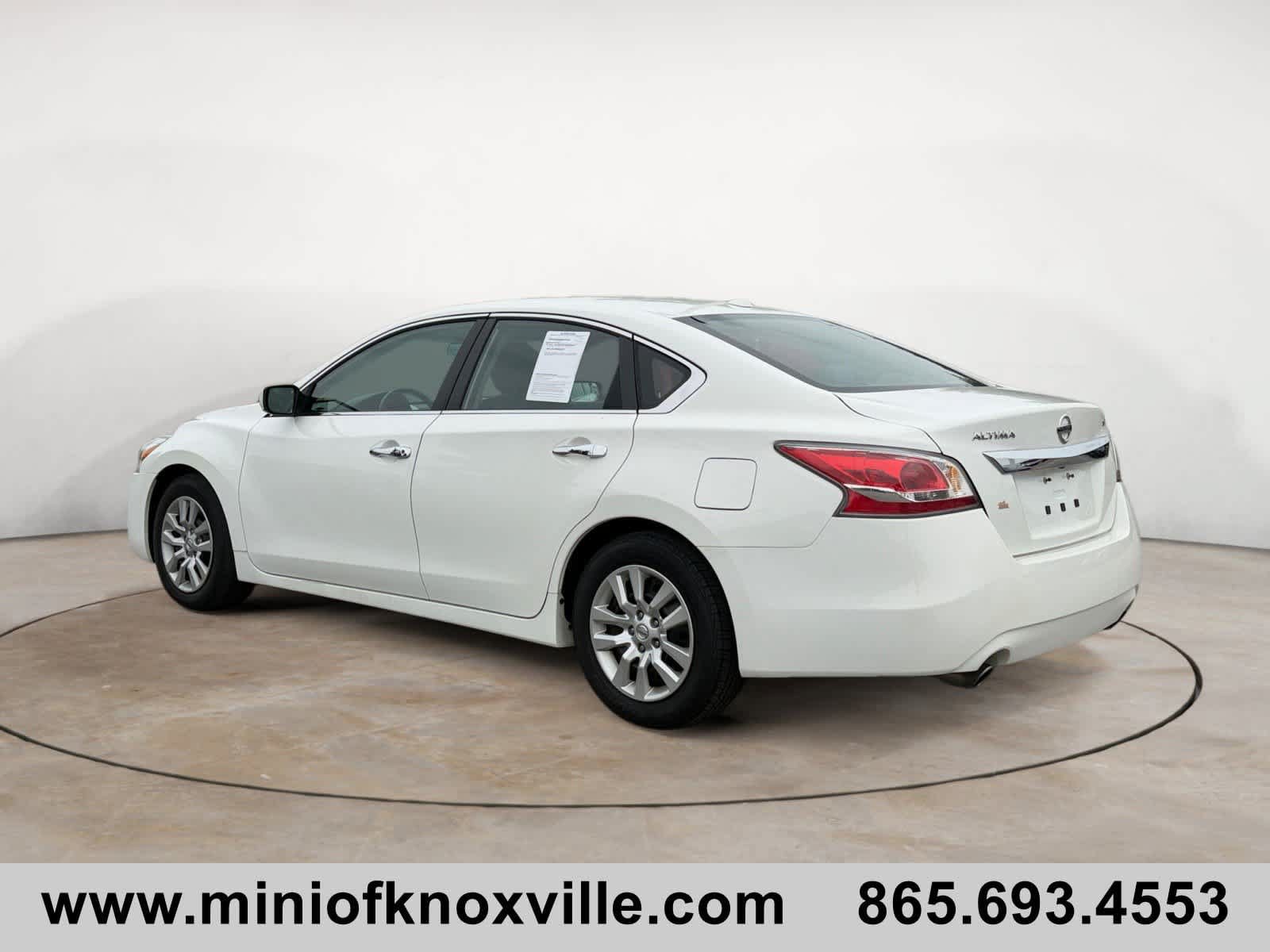 Used 2015 Nissan Altima 2.5 S w/ Power Driver Seat Package FWD image 5