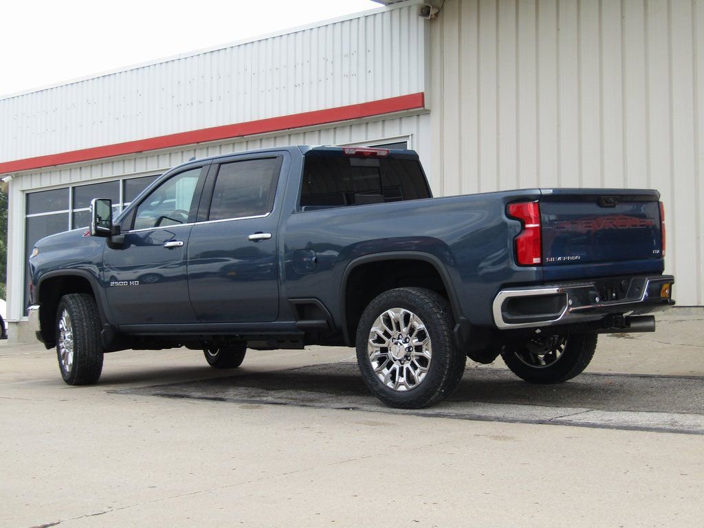 New 2026 Chevrolet Silverado 2500 LTZ w/ LTZ Premium Package AWD/4WD image 10