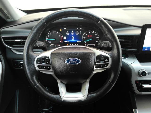 Used 2023 Ford Explorer XLT w/ Equipment Group 202A RWD image 33