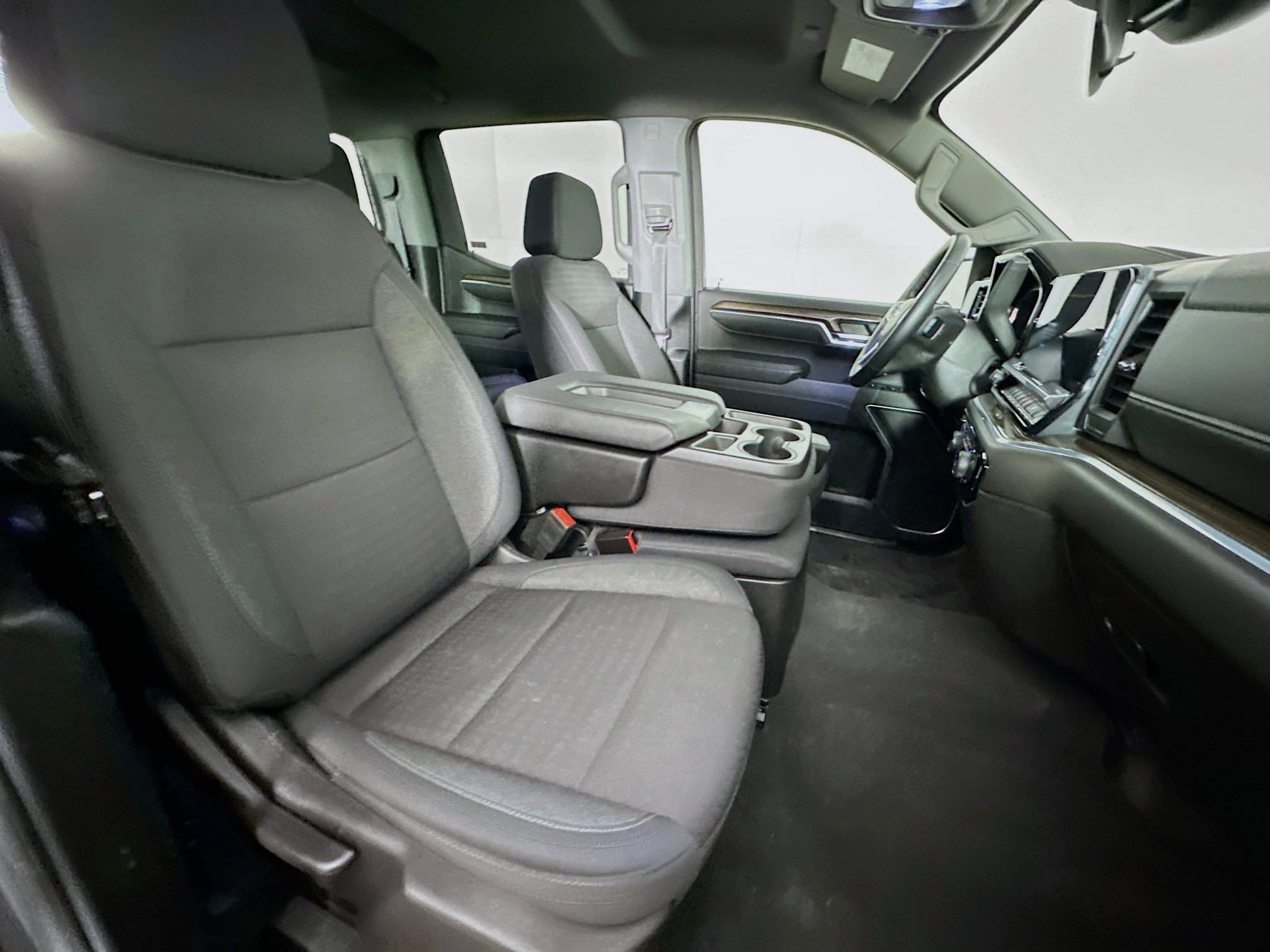 Used 2024 Chevrolet Silverado 1500 LT image 29