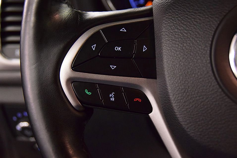 Used 2020 Jeep Grand Cherokee Altitude AWD/4WD image 20