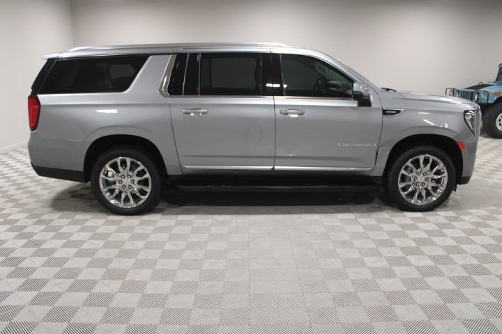 Used 2024 GMC Yukon XL Denali AWD/4WD image 12