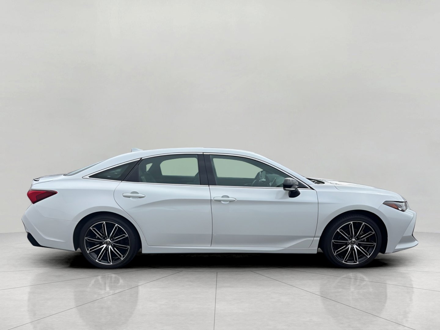 Used 2022 Toyota Avalon Touring w/ Advanced Safety Package FWD image 9
