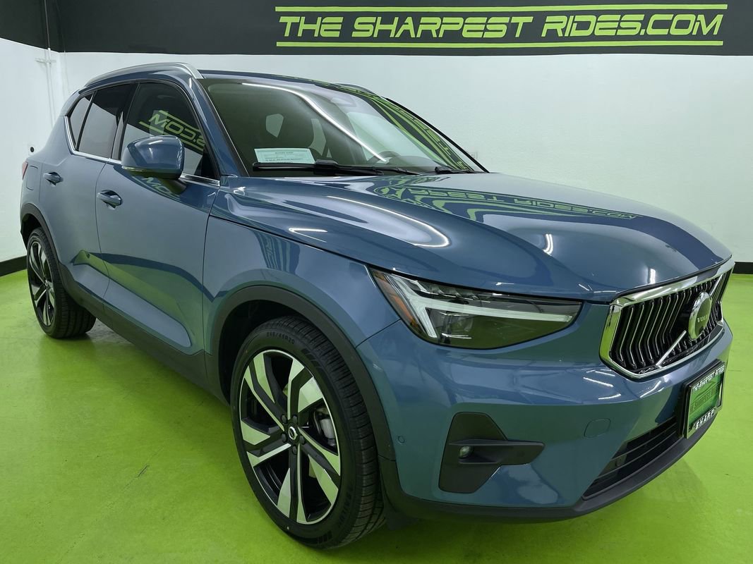 Used 2024 Volvo XC40 B5 Ultimate w/ Protection Package Premier AWD/4WD image 2