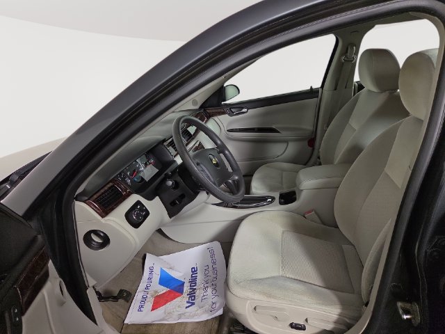 Used 2015 Chevrolet Impala LT FWD image 12