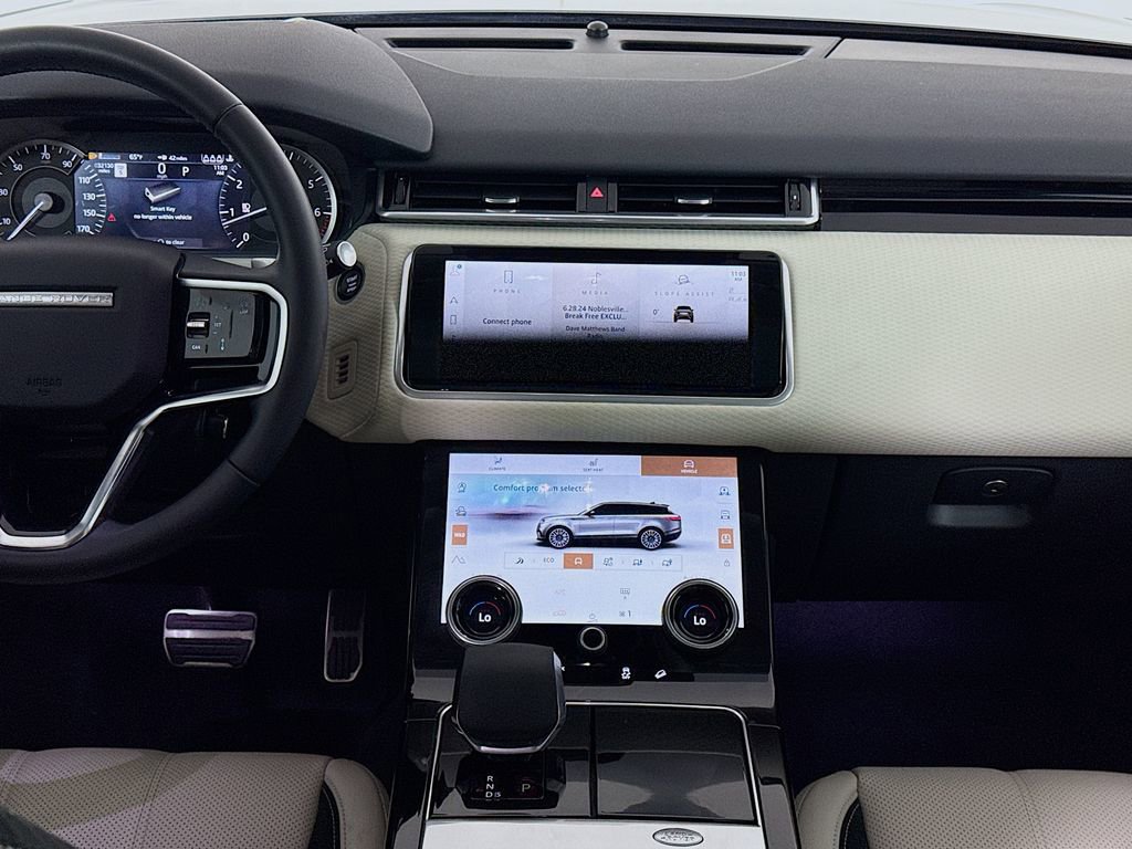Used 2023 Land Rover Range Rover Velar R-Dynamic S image 14
